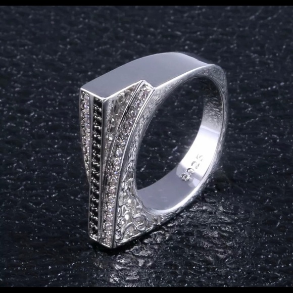 Ring - Picture 4 of 5